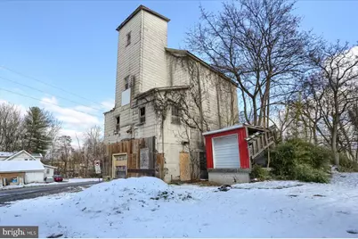 300 S 4th Street, Newport, PA 17074 - Photo 3