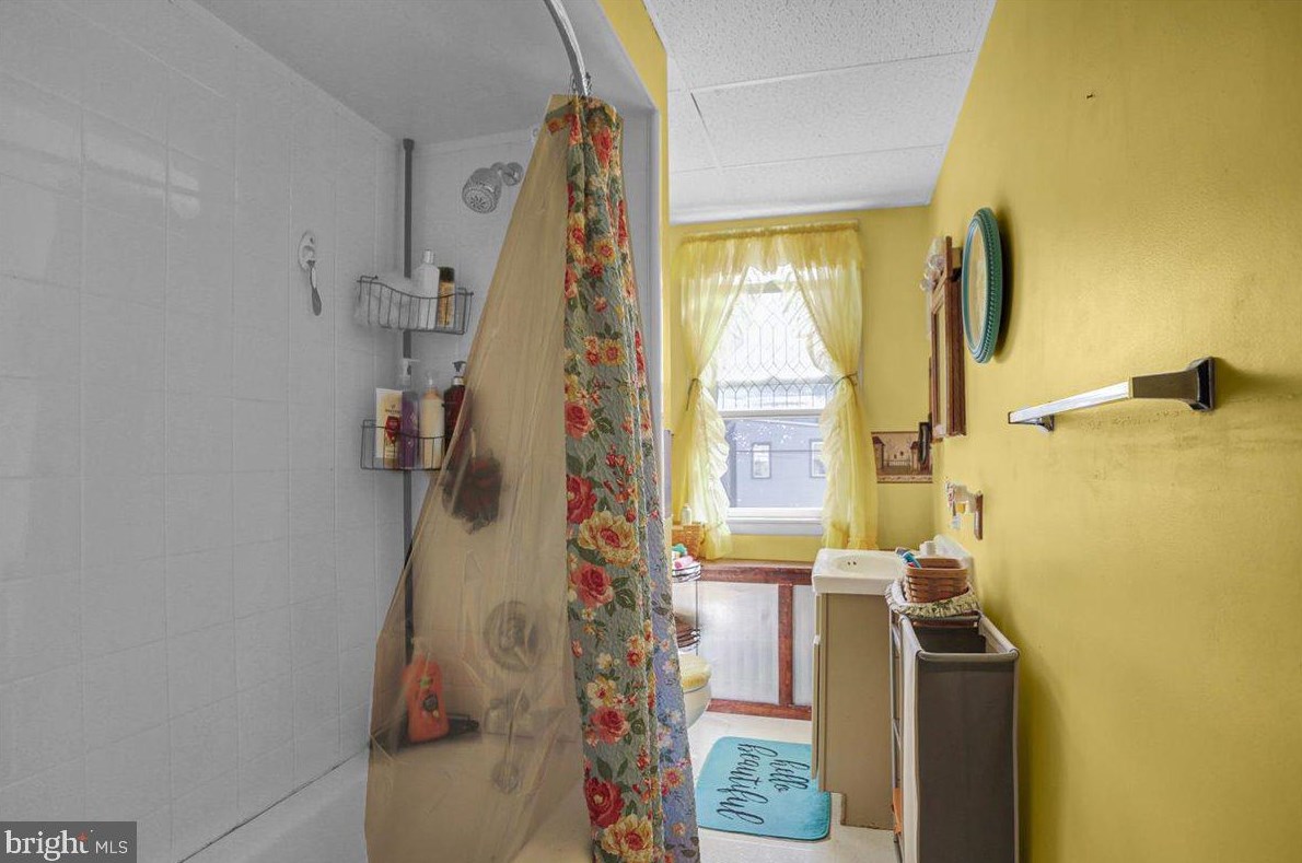 221 3rd St, Arnots Addition PA  17970-1039 exterior