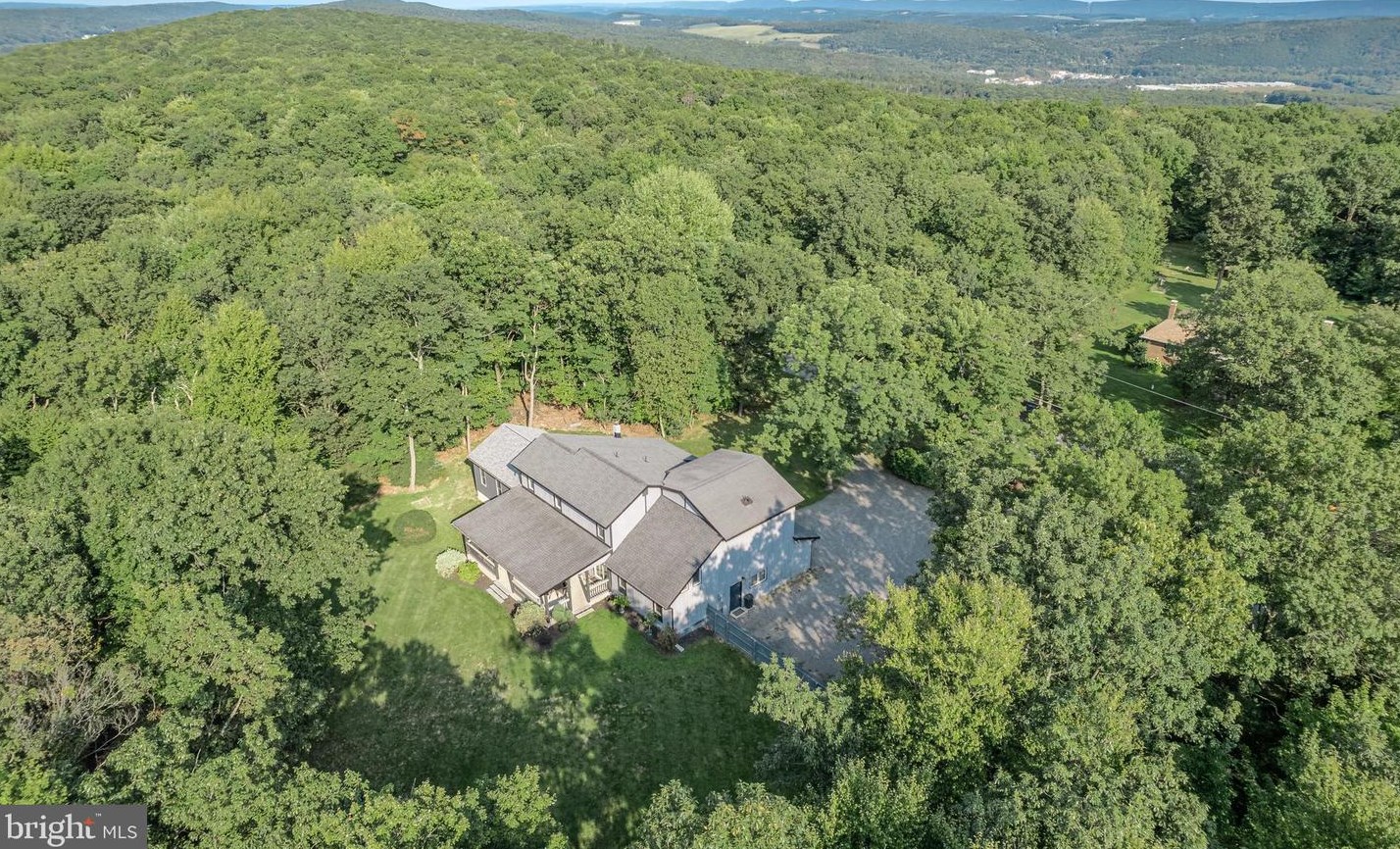 63 Fawn Ln, Hometown PA  18252-5538 exterior