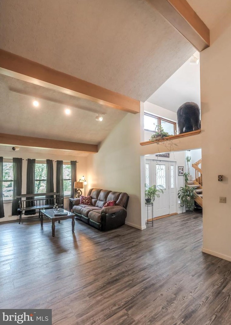 63 Fawn Ln, Hometown PA  18252-5538 exterior