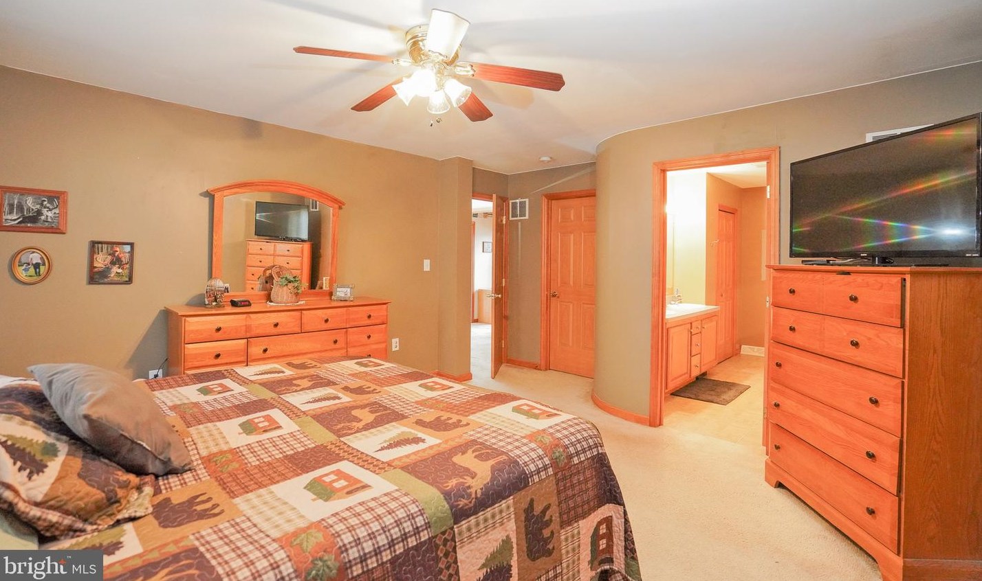 250 Whitetail Crossing Rd, Hometown PA  18252-5433 exterior