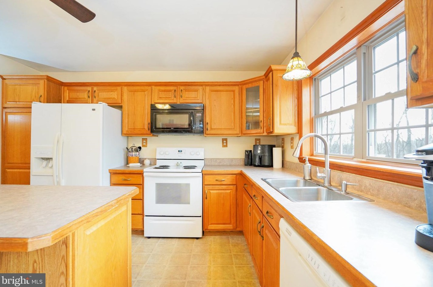 250 Whitetail Crossing Rd, Hometown PA  18252-5433 exterior