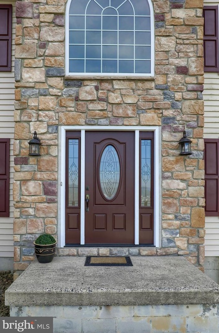 2 Taylor St, Primrose, PA 17901