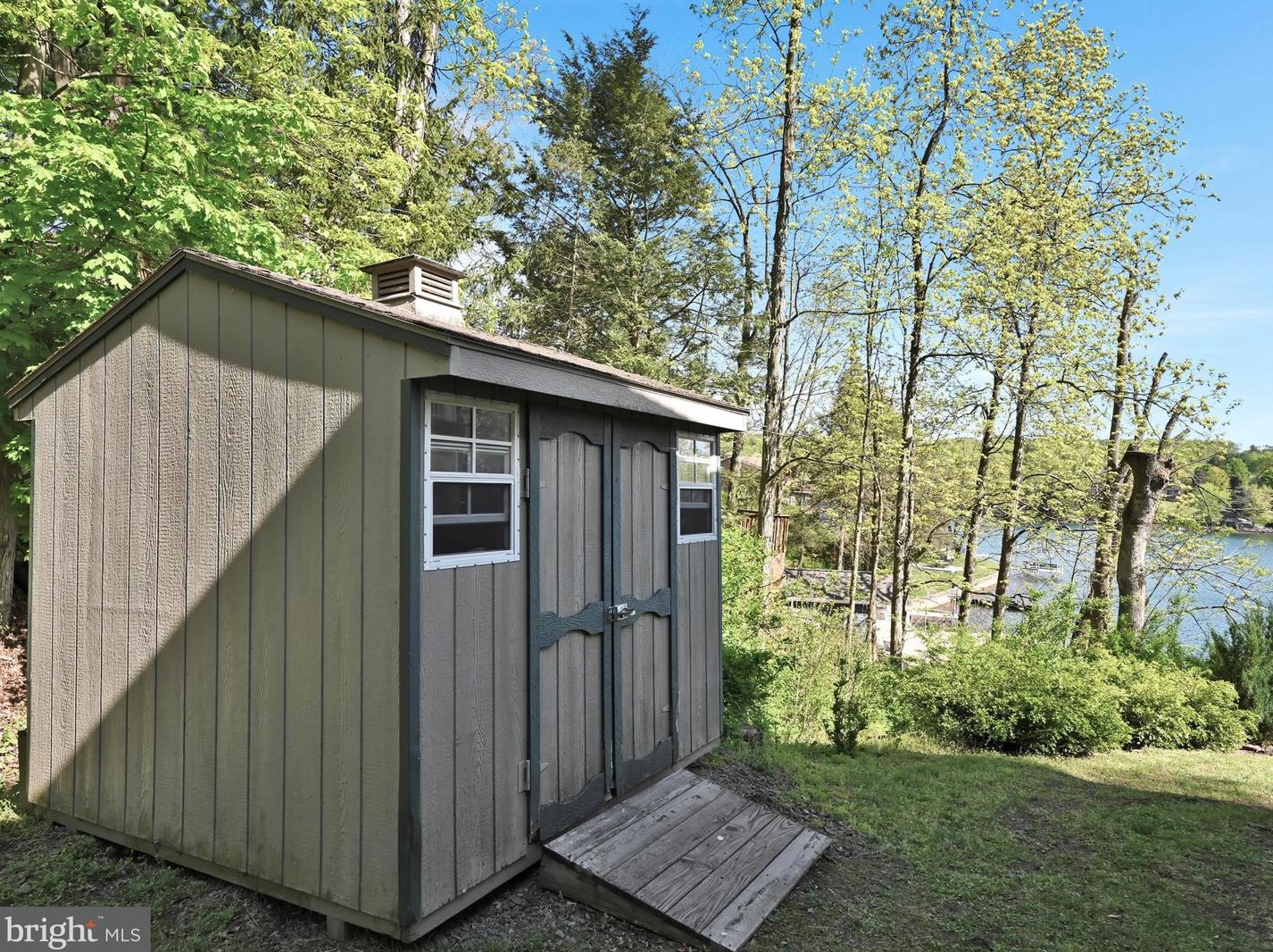 2211 Wynonah Dr, Brommerstown PA  exterior
