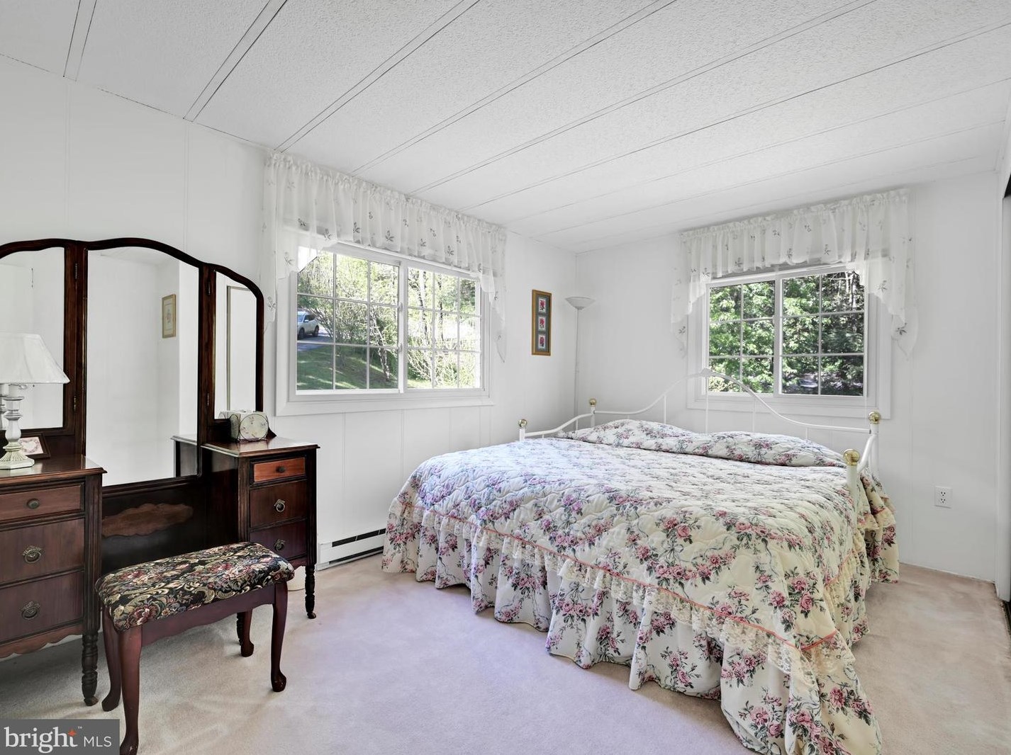 2211 Wynonah Dr, Brommerstown PA  exterior