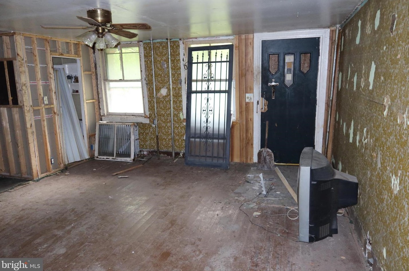 234 Elm St, Hometown PA  18252-1517 exterior