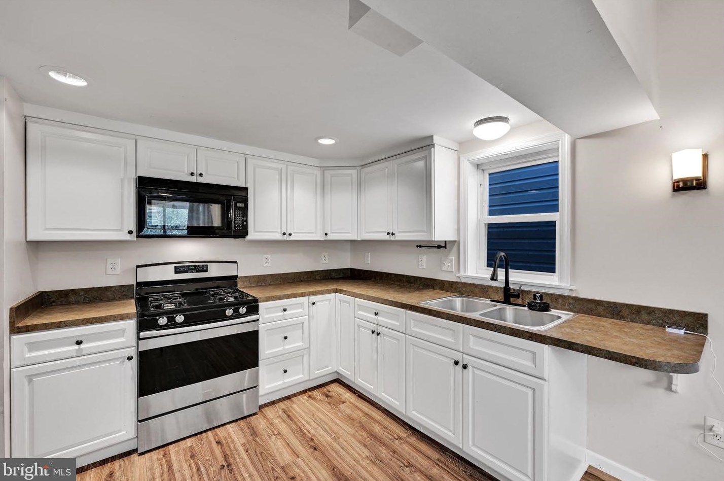 171 E Main St, Pattersonville, PA 17967