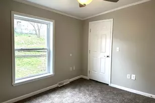 1015 W Race St, Pottsville, PA 17901 - Photo 17