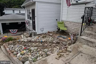 502 Jefferson St, Pottsville, PA 17901 - Photo 3