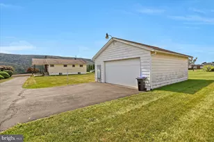 616 W Maple St, Valley View, PA 17983 - Photo 5