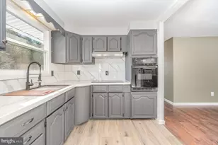 1011 E Main St, Hegins, PA 17938 - Photo 9