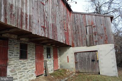 746 Kreutz Creek Road #BARN, York, PA 17406 - Photo 1