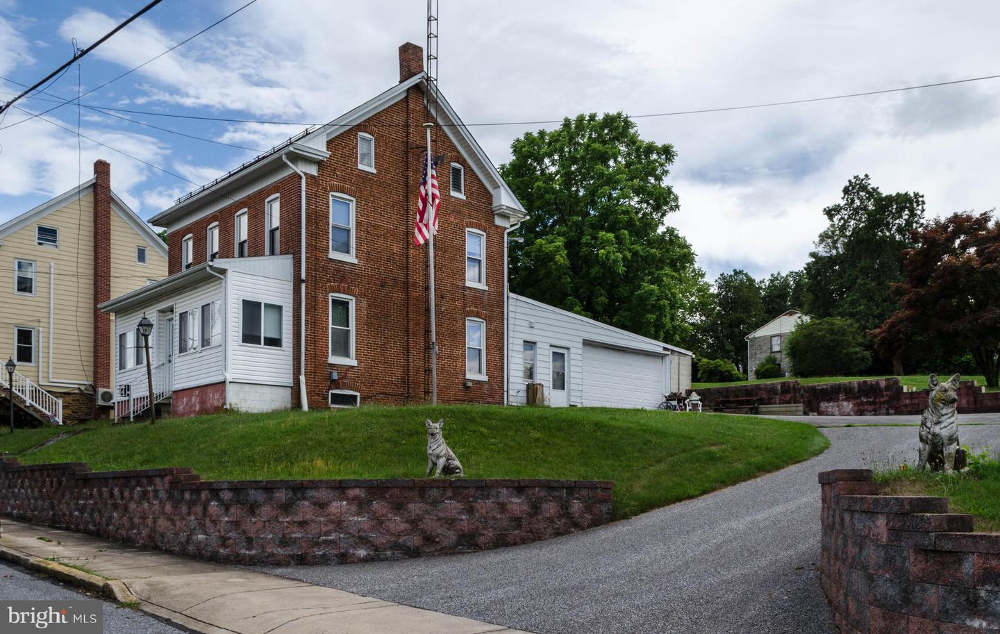 130 W Broad St, Yoe, PA 17313 MLS PAYK2044776 Coldwell Banker