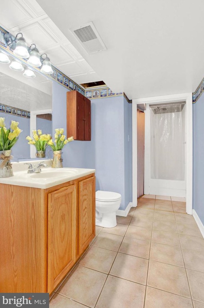 2775 Admire Springs Dr, York PA  17315-4583 exterior