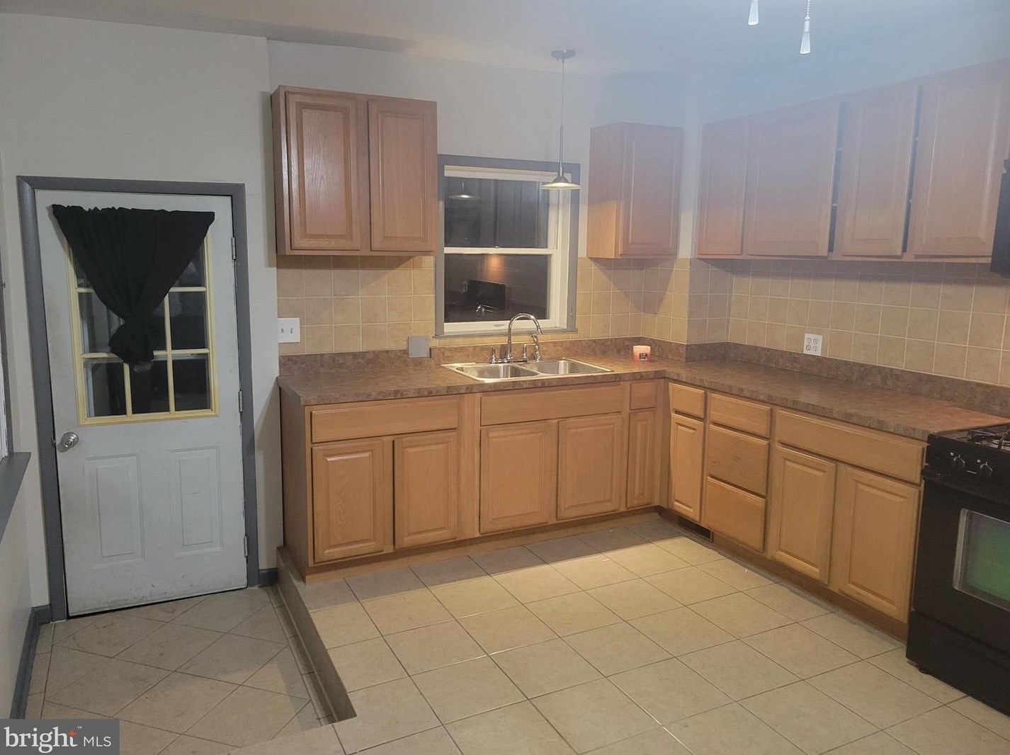 56 Albemarle St, York PA  17403-1802 exterior