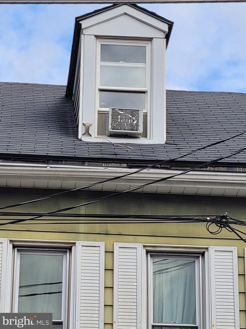 247 Penn St, York PA  17401-2912 exterior