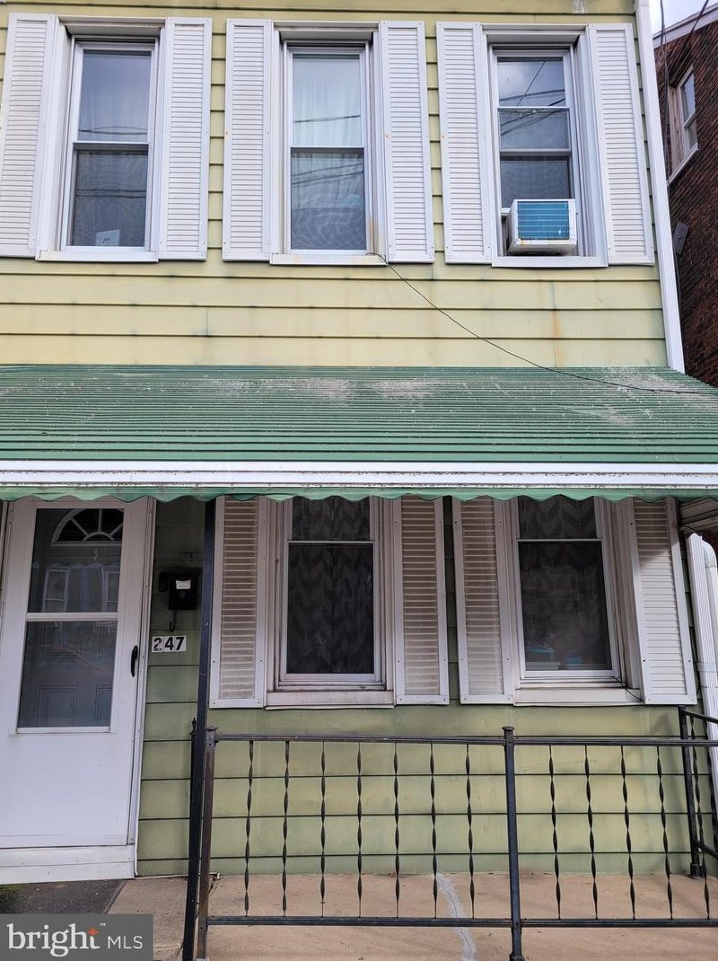 247 Penn St, York PA  17401-2912 exterior