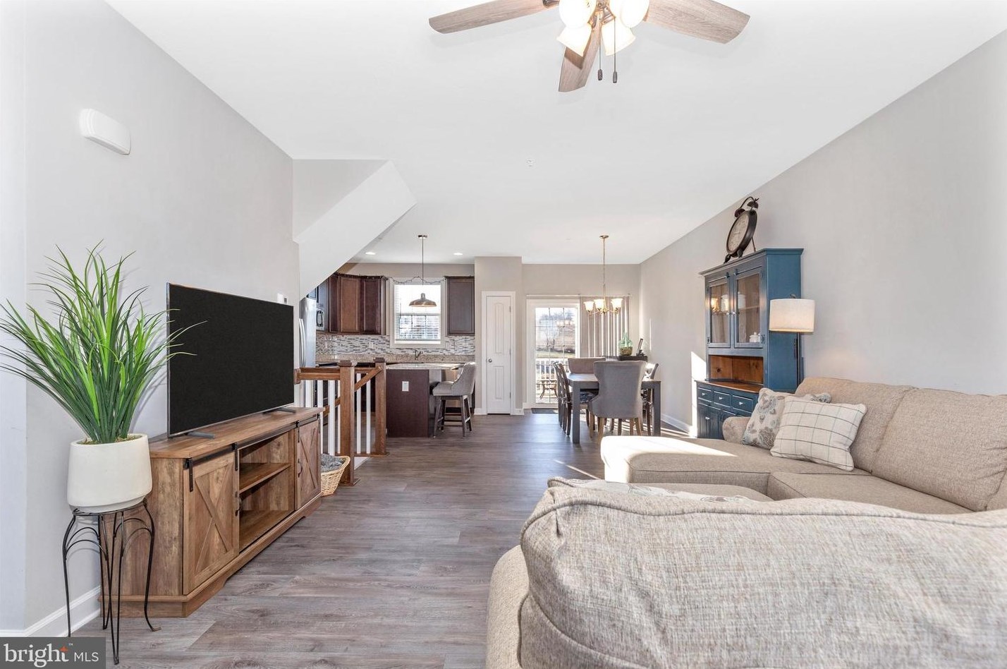 204 Overlook Dr, Hanover PA  17331-9136 exterior