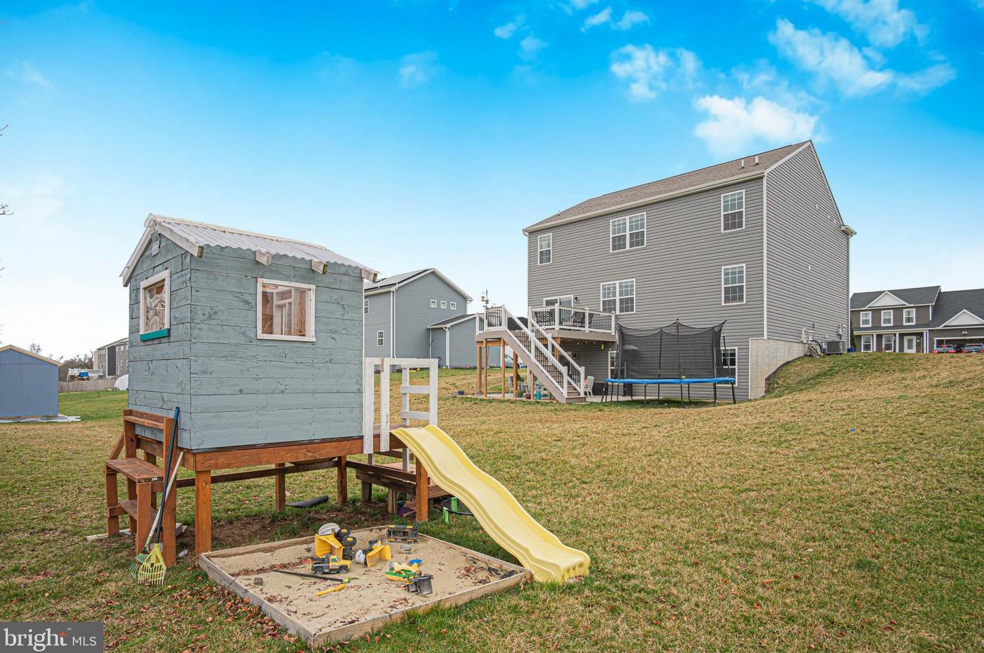 161 Winifred Dr, Hanover PA  17331 exterior