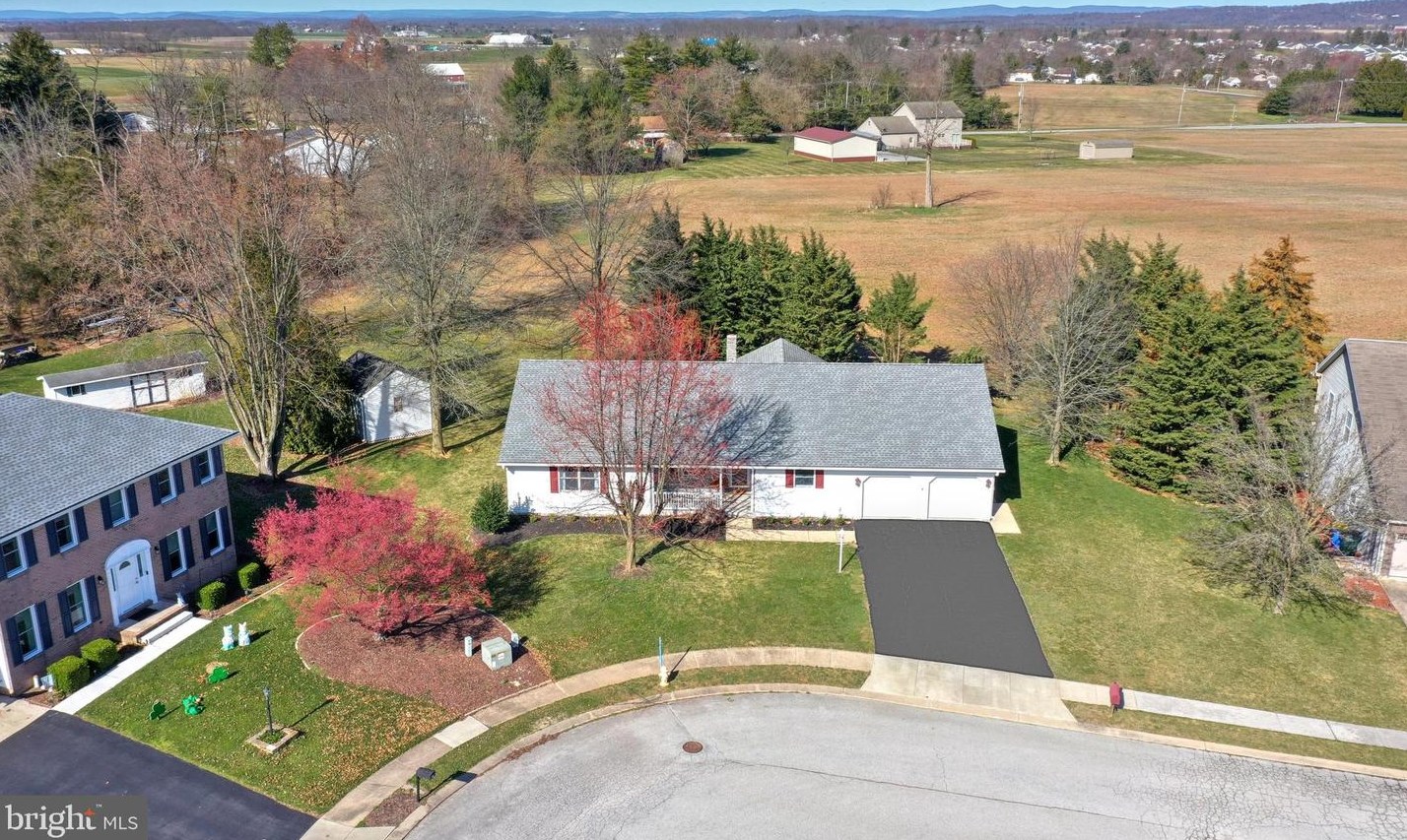 2865 Admire Springs Dr, York PA  17315-4584 exterior