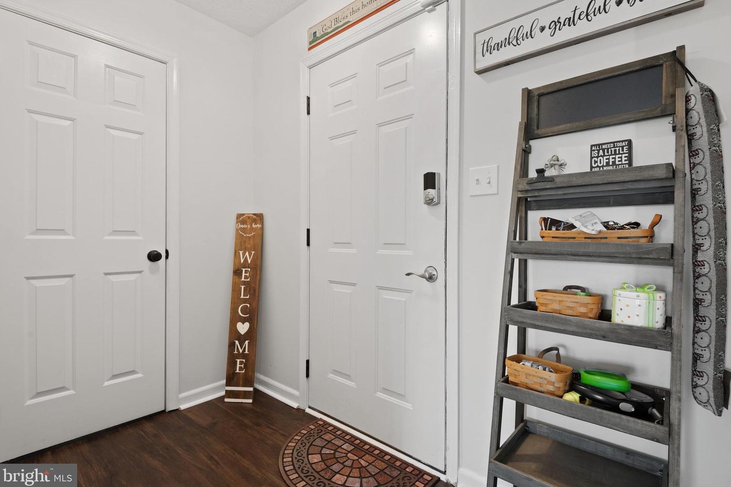 185 Country Ridge Dr, Red Lion PA  17356-8869 exterior