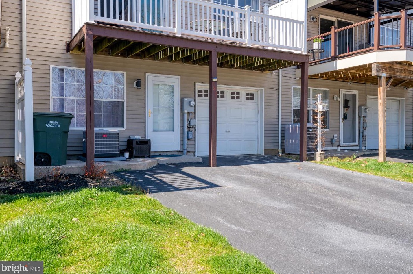 185 Country Ridge Dr, Red Lion PA  17356-8869 exterior