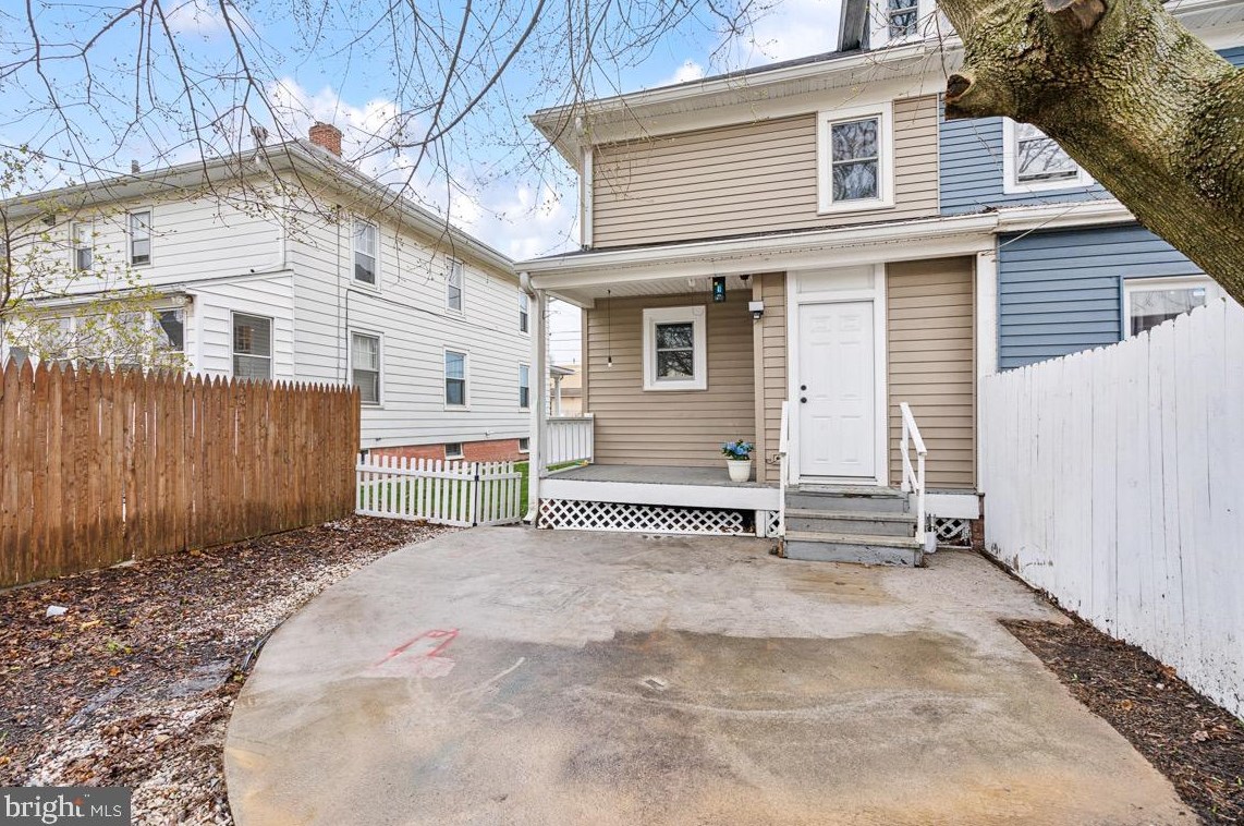 34 Penn St, Hanover PA  17331-1927 exterior