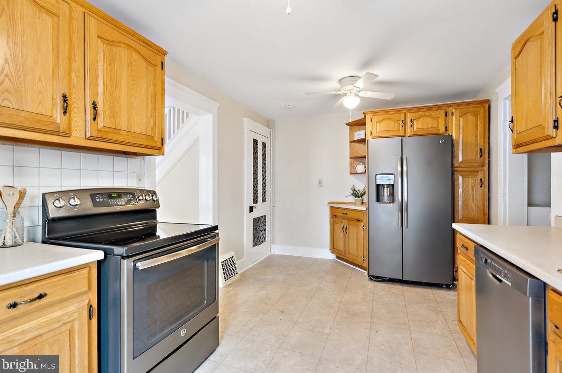 34 Penn St, Hanover PA  17331-1927 exterior