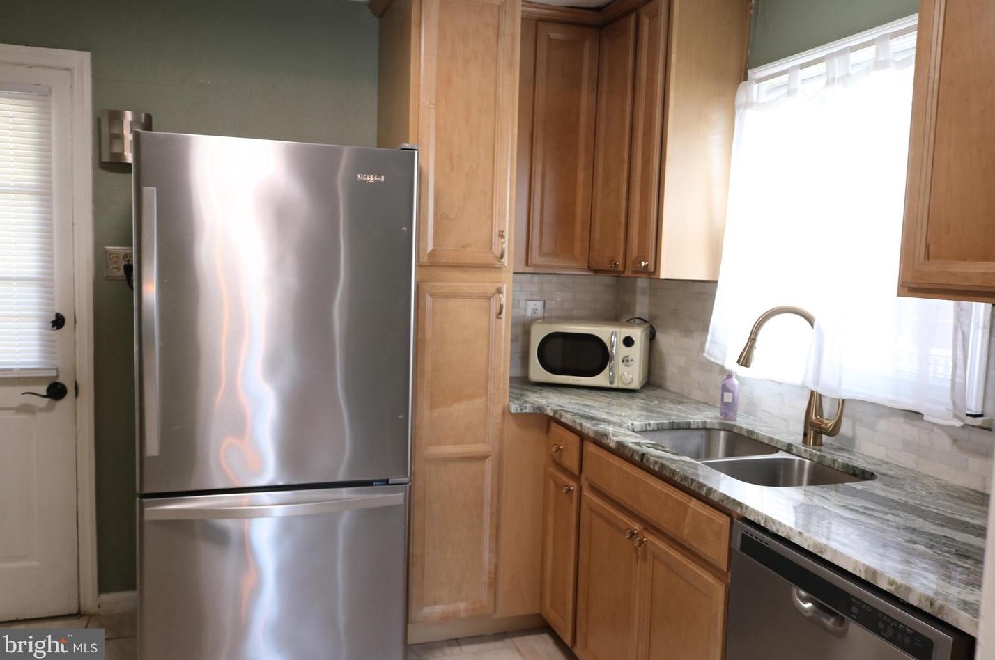 939 Midland Ave, York PA  17403-2935 exterior