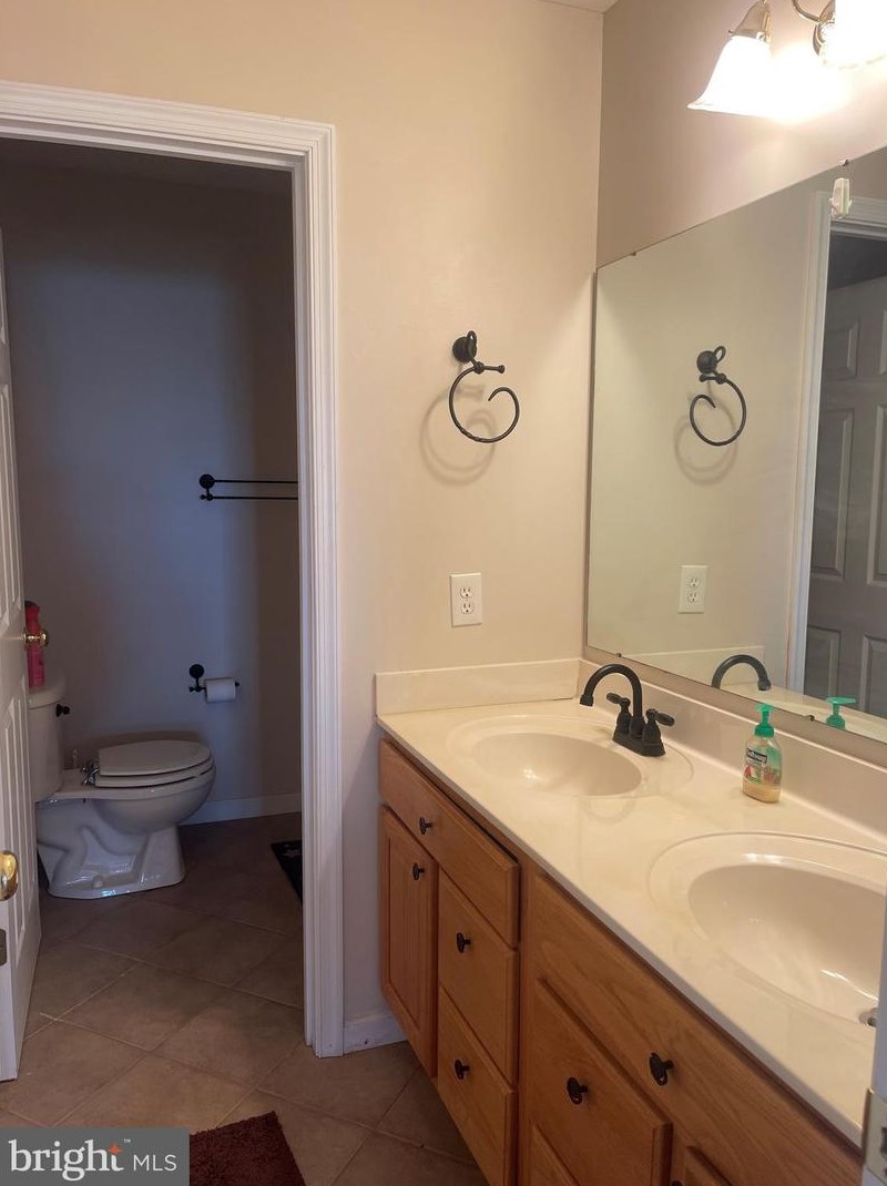 165 Ridgewood Dr, Hanover PA 17331-8473 exterior