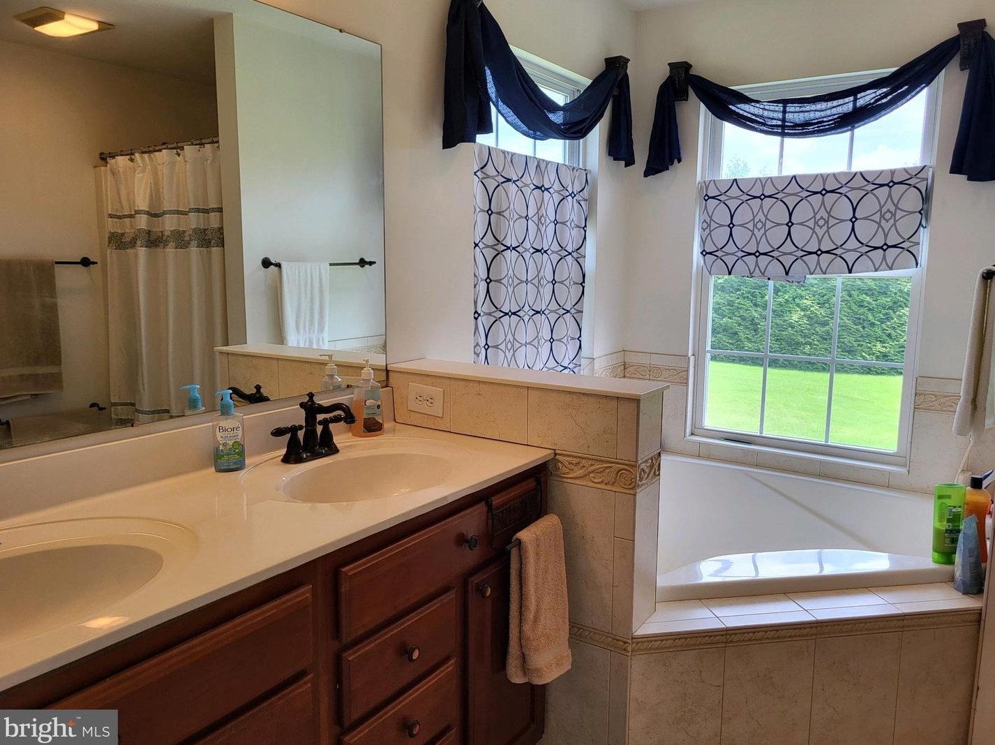 165 Ridgewood Dr, Hanover PA 17331-8473 exterior