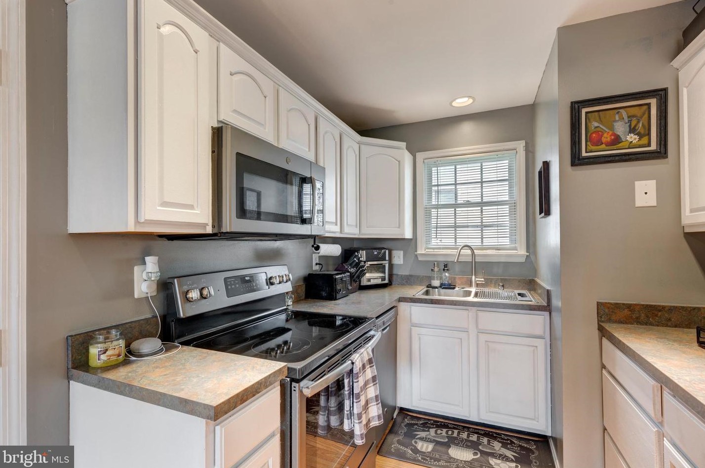 1401 Wanda Dr, Hanover PA  17331-8626 exterior