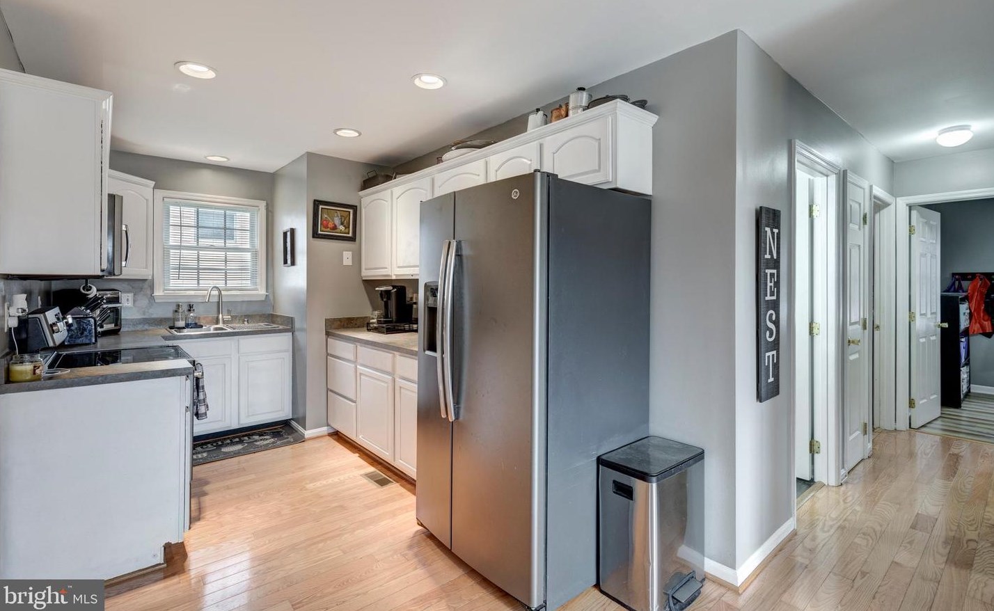 1401 Wanda Dr, Hanover PA  17331-8626 exterior