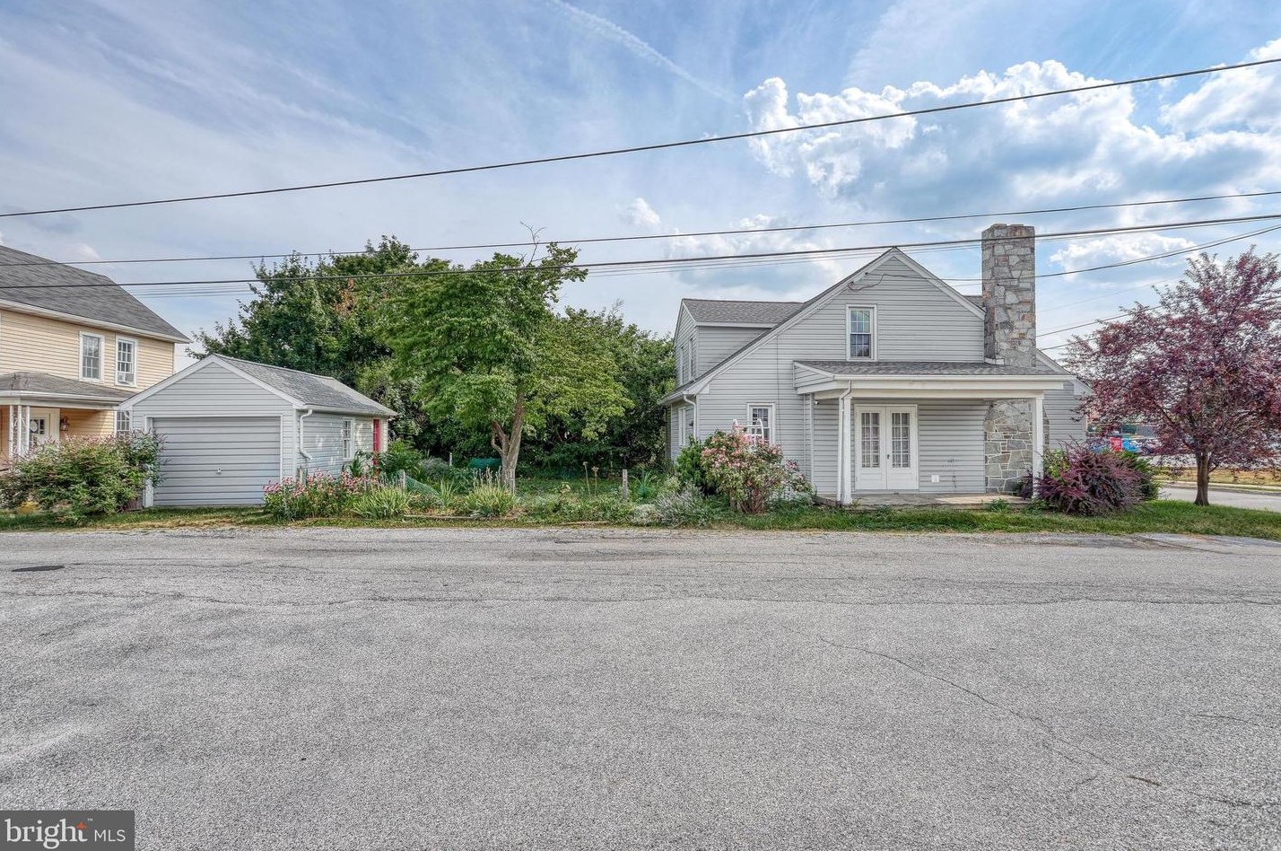 63 George St, Hanover PA 17331-1912 exterior