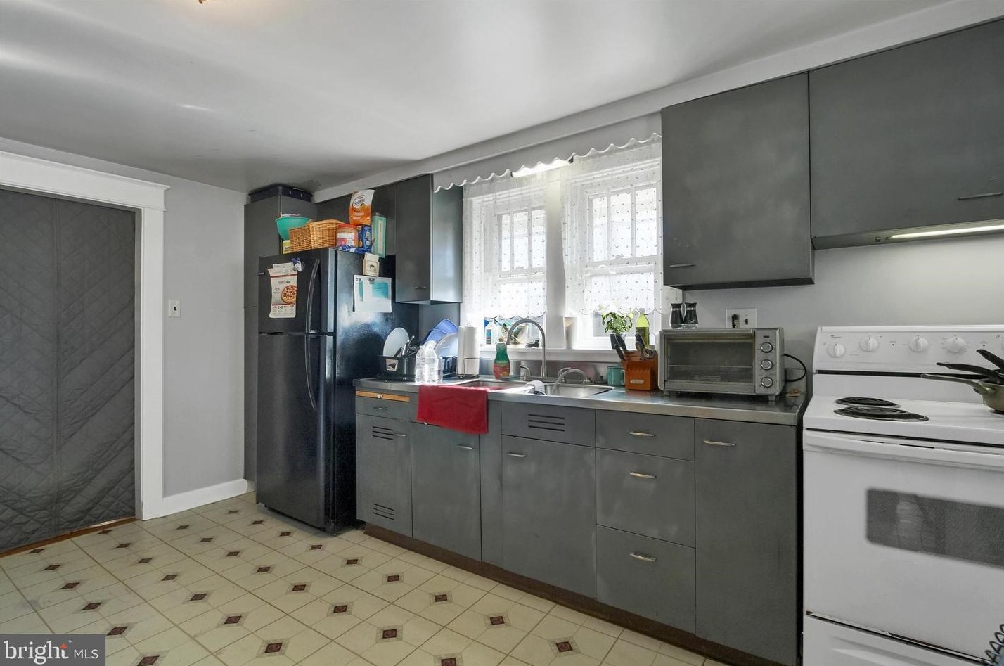 733 York St, Hanover PA 17331-3227 exterior