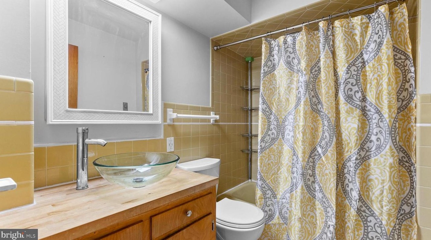 110 Fame Ave, Hanover PA  17331-1535 exterior