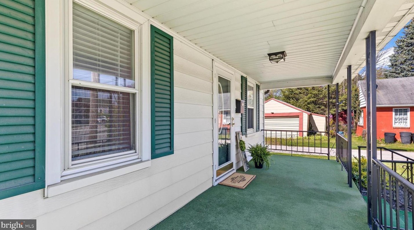 110 Fame Ave, Hanover PA  17331-1535 exterior