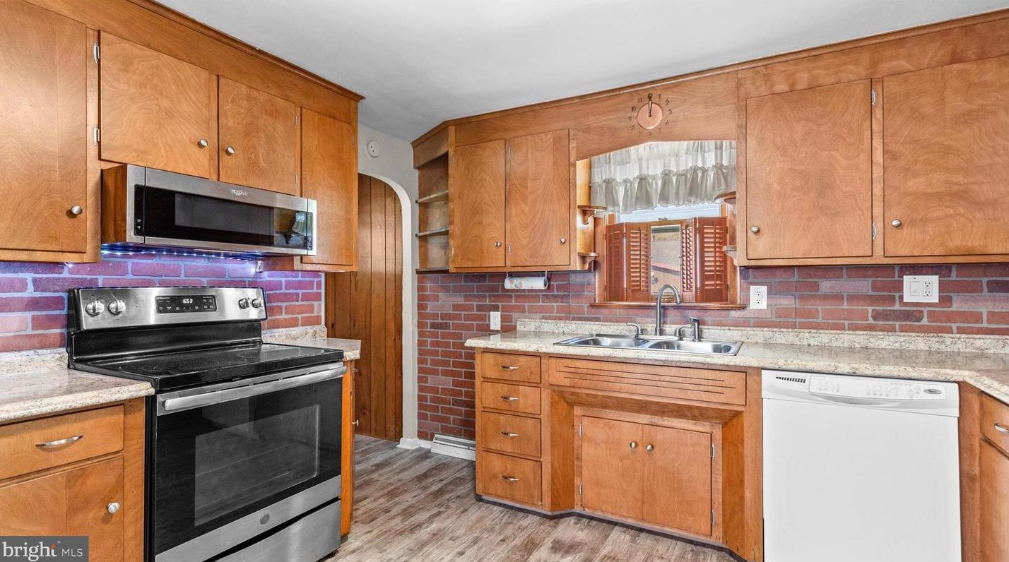 110 Fame Ave, Hanover PA  17331-1535 exterior