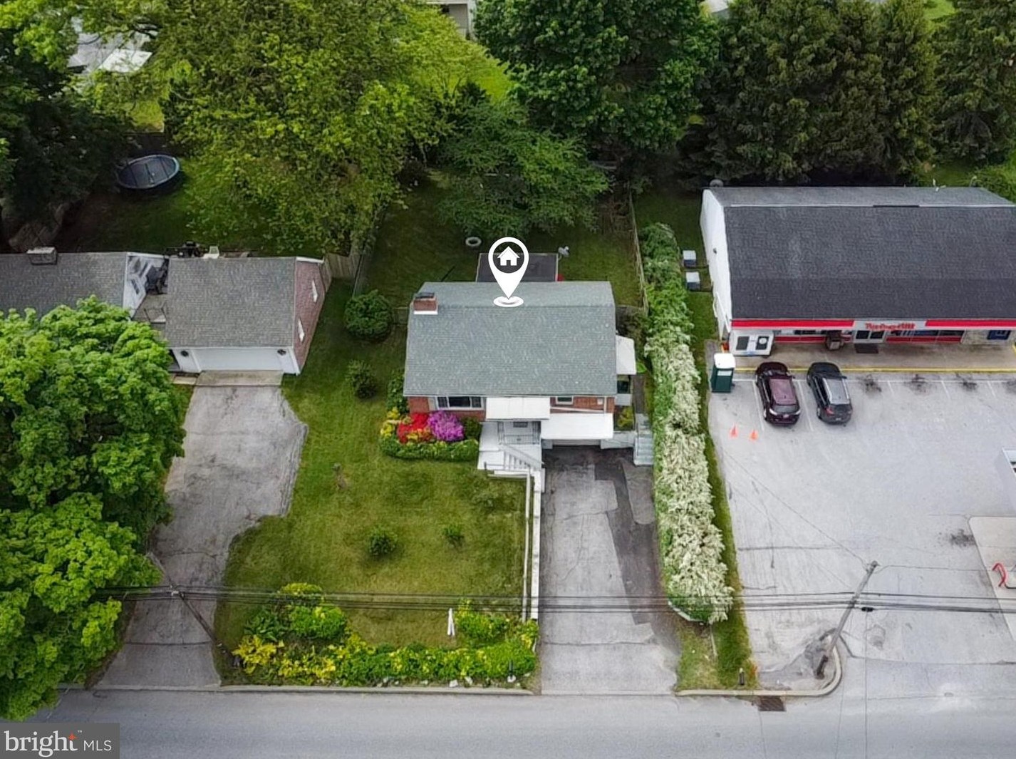 2814 Carlisle Rd, York PA  17408-1473 exterior