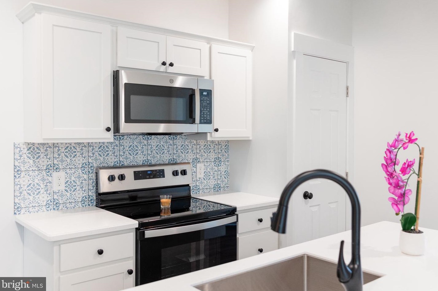 11 Pine St, Hanover PA  17331-2352 exterior