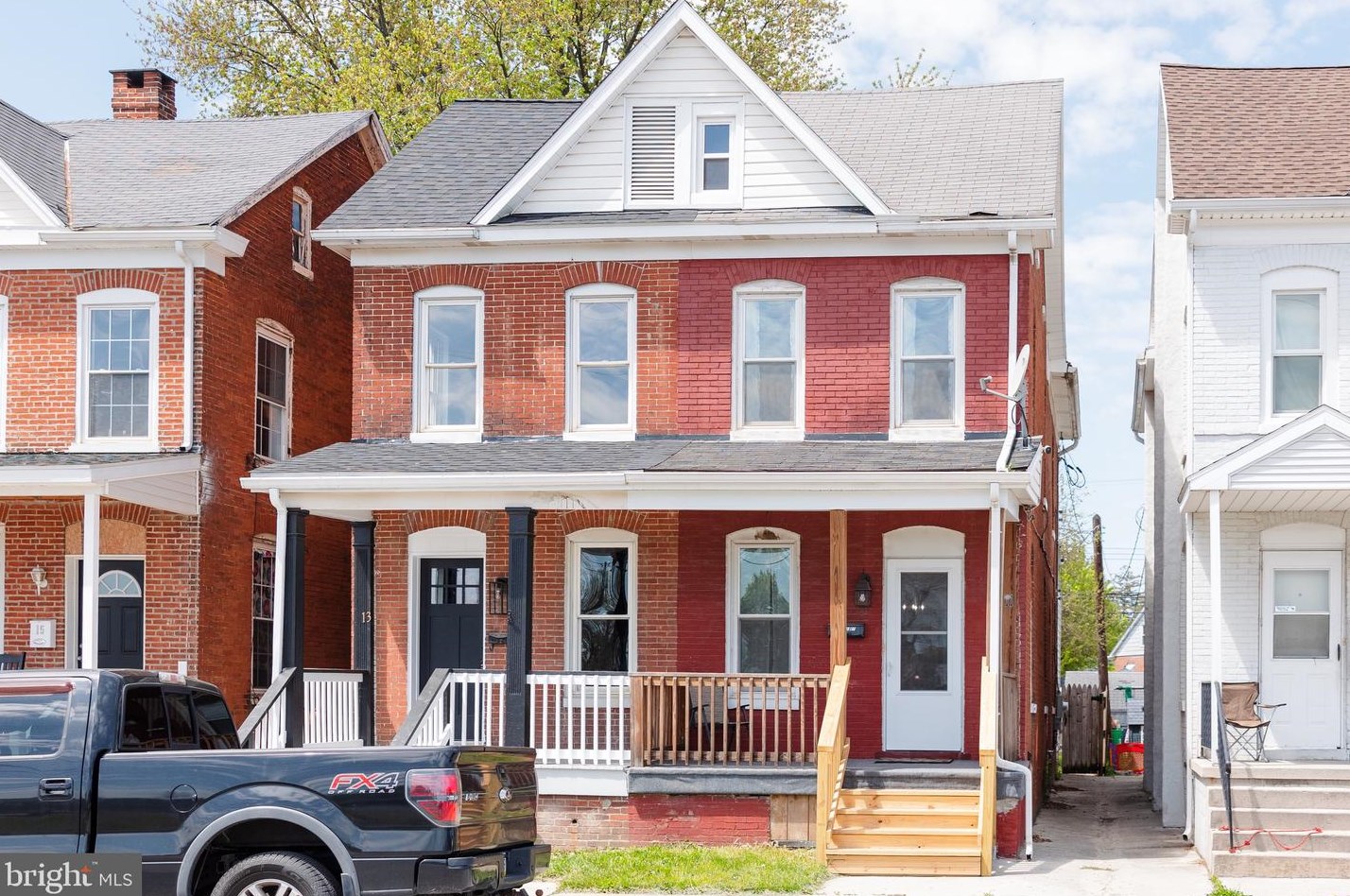 11 Pine St, Hanover PA  17331-2352 exterior