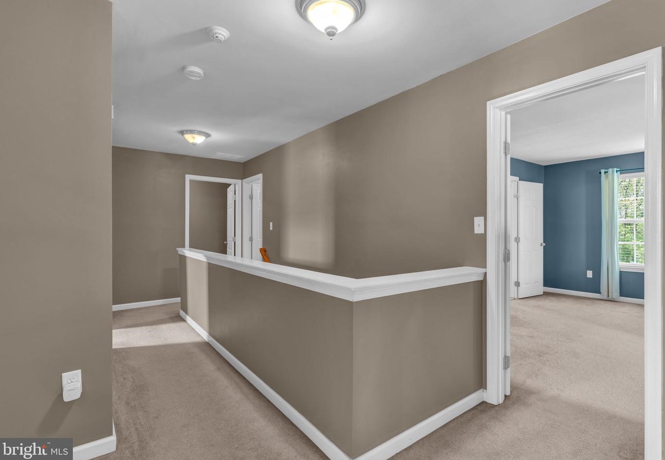 2209 Reservoir Hts Dr, Hanover PA 17331-8327 exterior