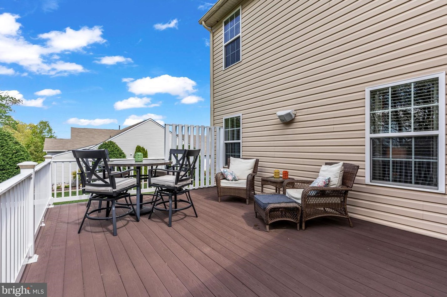 2209 Reservoir Hts Dr, Hanover PA 17331-8327 exterior