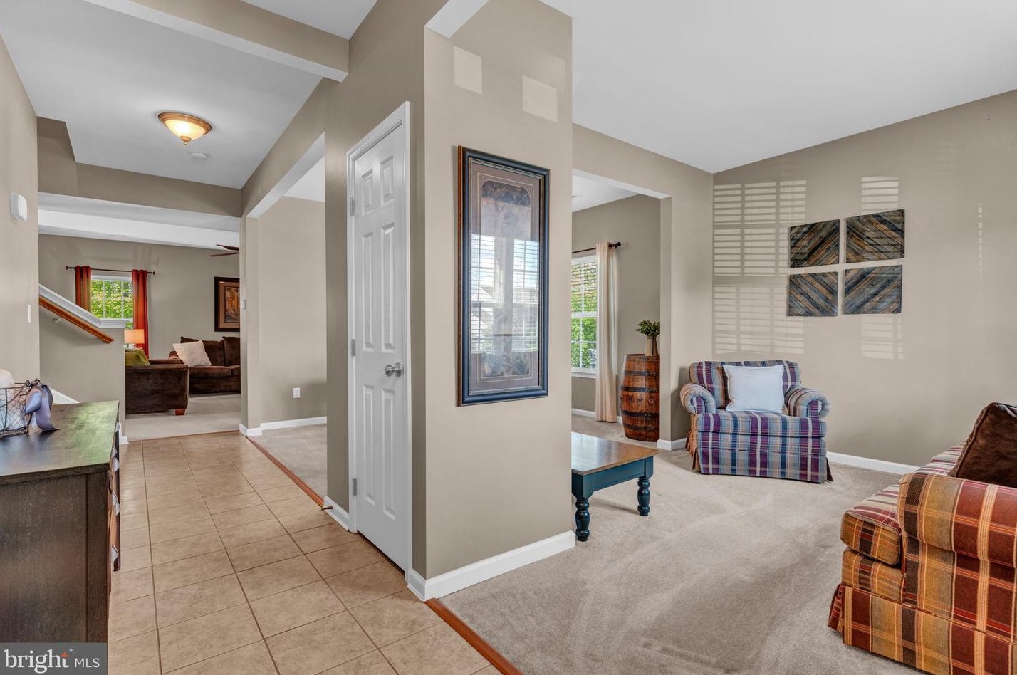 2209 Reservoir Hts Dr, Hanover PA 17331-8327 exterior