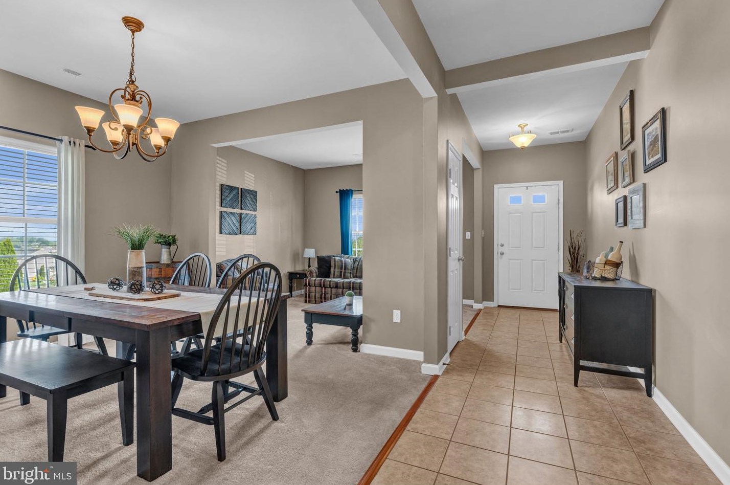 2209 Reservoir Hts Dr, Hanover PA 17331-8327 exterior