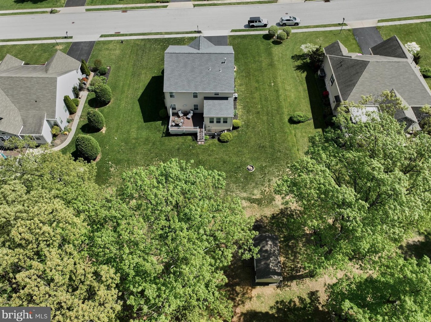 2209 Reservoir Hts Dr, Hanover PA 17331-8327 exterior