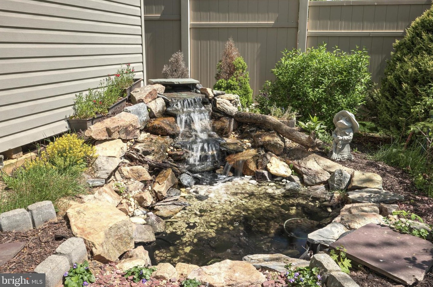 17 Campus Ave, Spring Grove PA  17362-1413 exterior