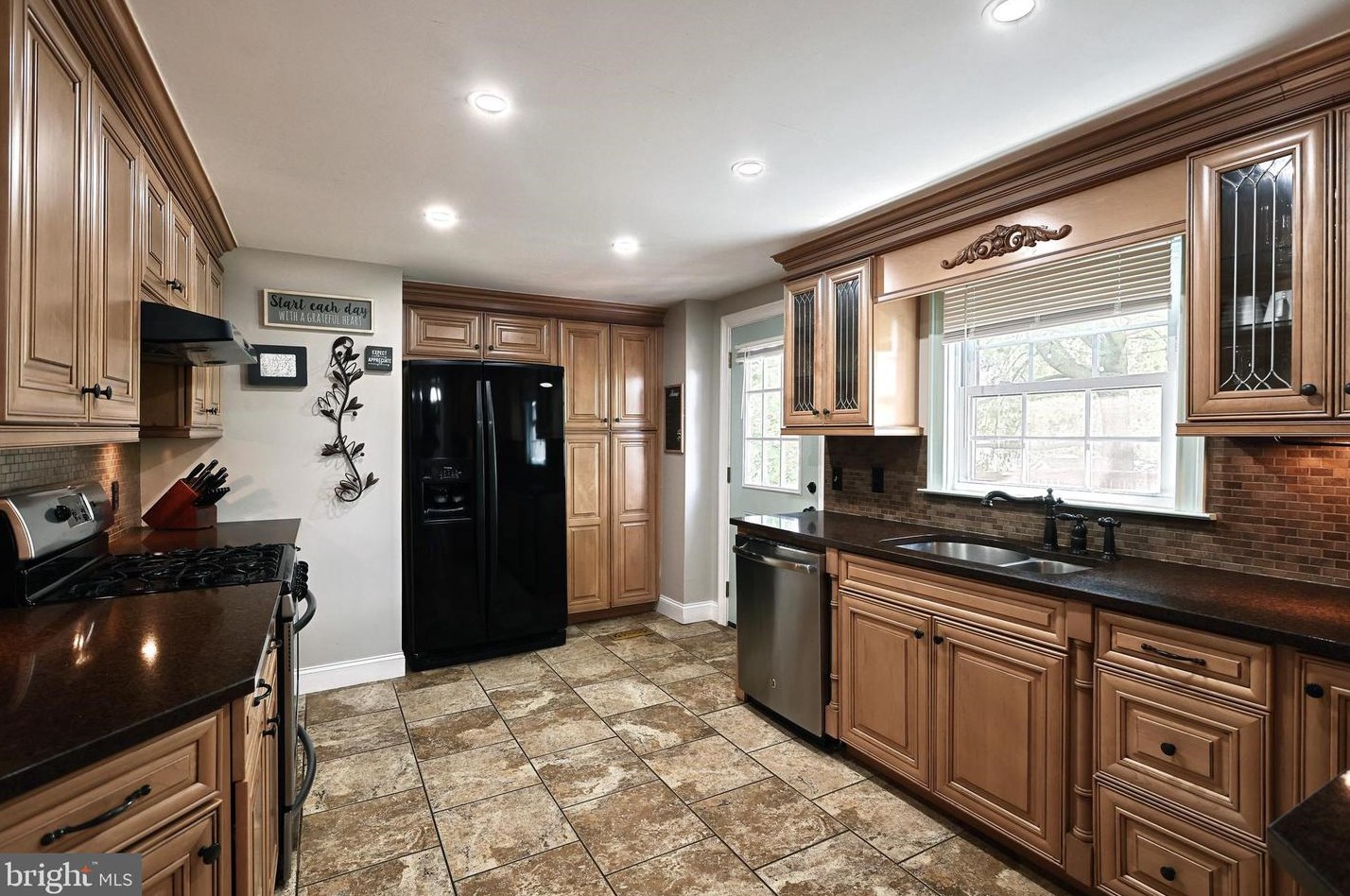 17 Campus Ave, Spring Grove PA  17362-1413 exterior