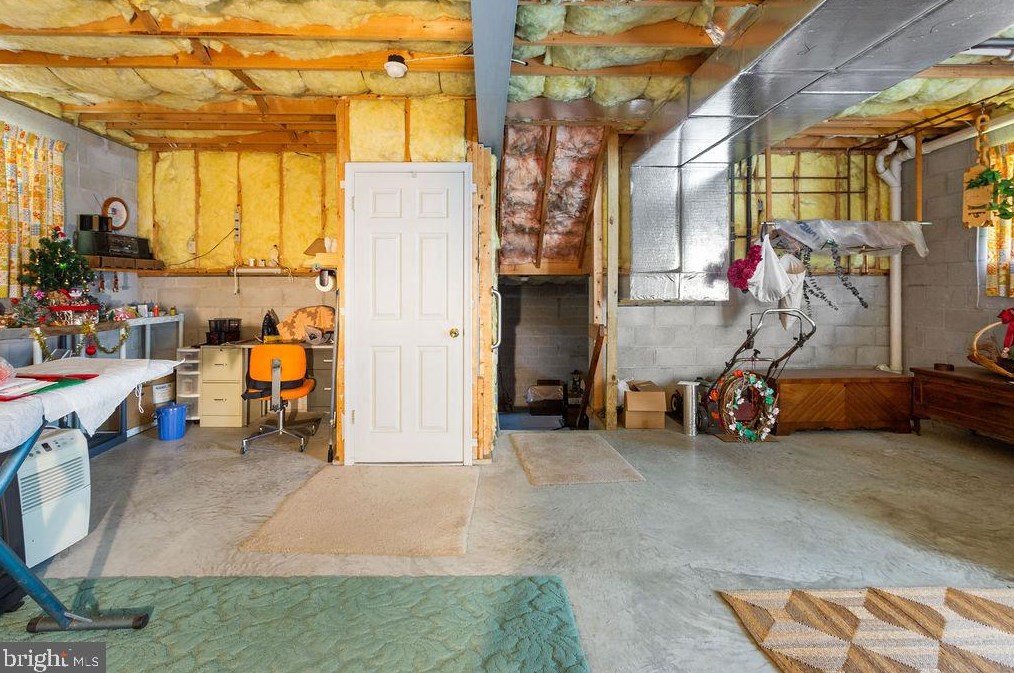 354 Jasmine Dr, Hanover PA 17331-3465 exterior