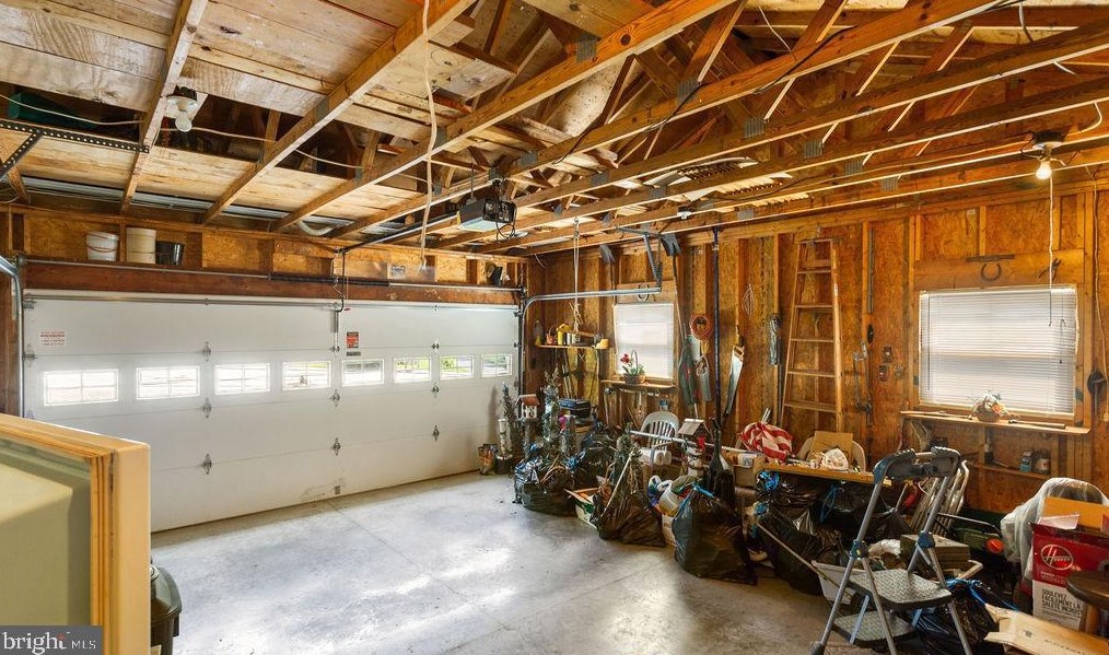 354 Jasmine Dr, Hanover PA 17331-3465 exterior